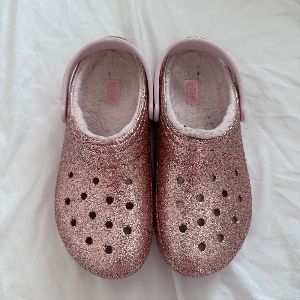 pink glittery crocs size:6 juniors